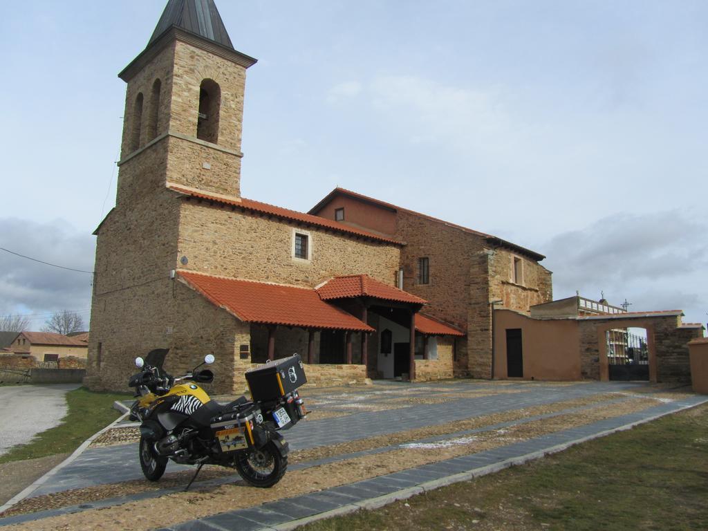 La Posada De Toribia Val de San Lorenzo Kültér fotó