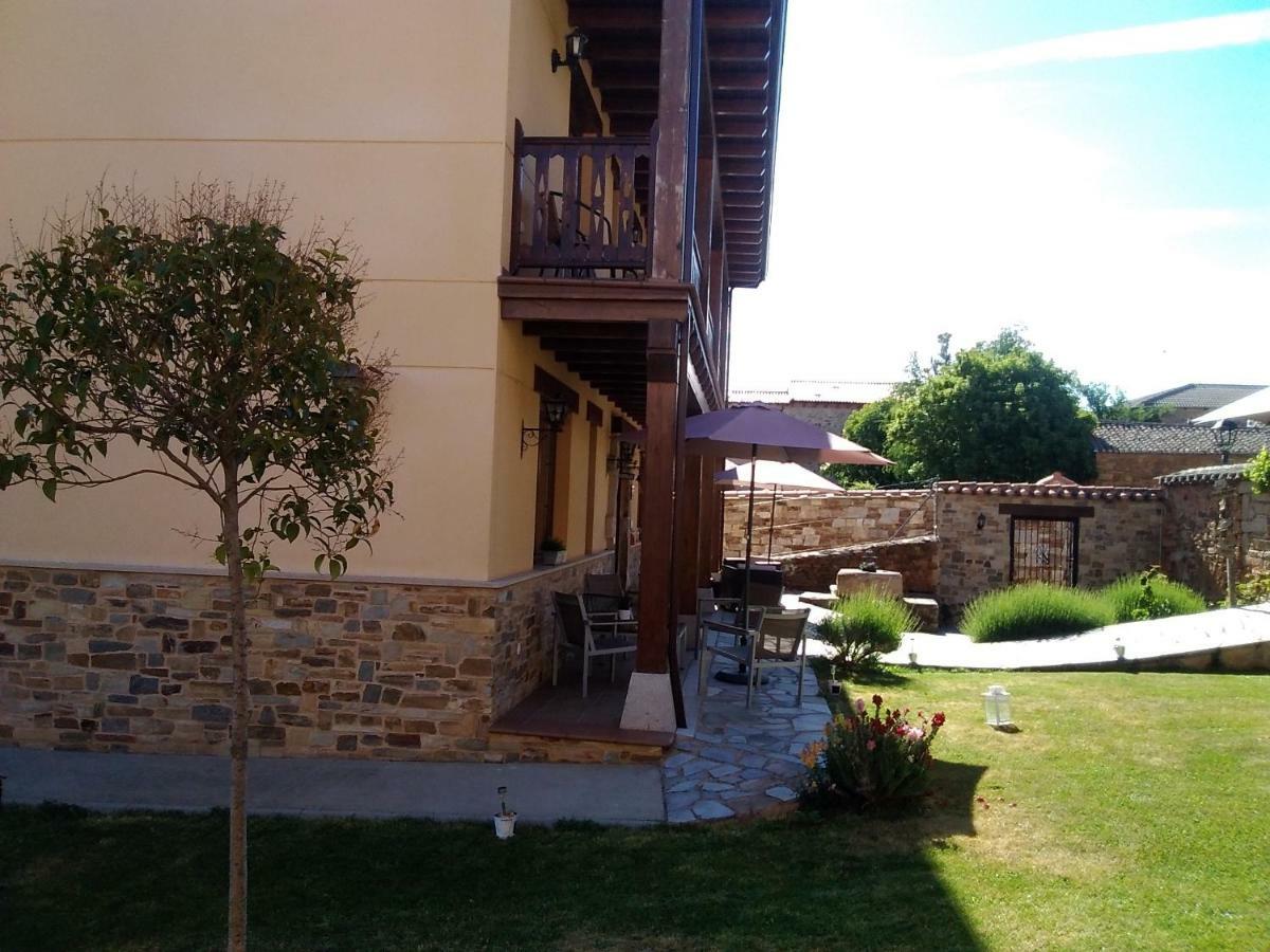La Posada De Toribia Val de San Lorenzo Kültér fotó